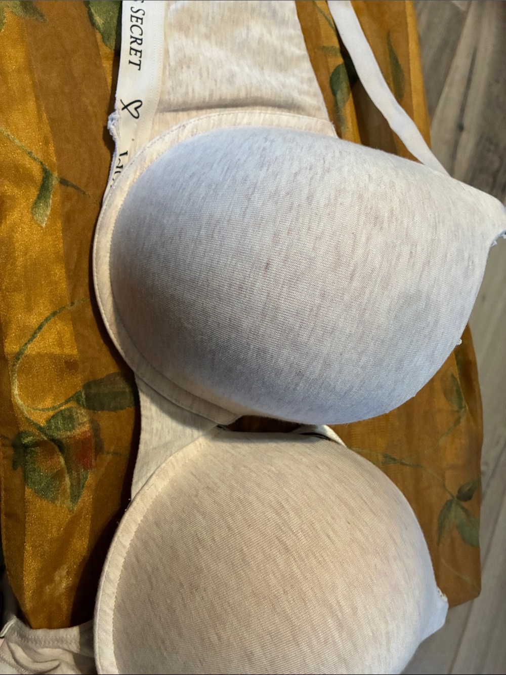 36ddVictoria's Secret Light Beige Padded T-Shirt Bra